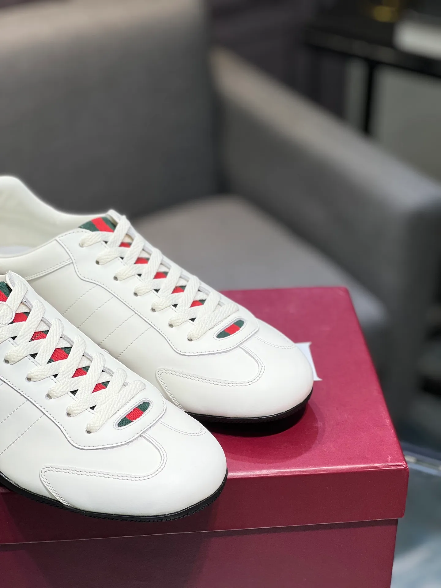 Men's shoes 💰580 Gucci Gucci small dirty shoes full series upgrade, long-term production GG Gucci series old casual small dirty shoes catwalk style ZP developed pure original version... metal double G crystal cylindrical mark... Gucc original pattern webbing... upper color rubbed cowhide matte stitching classic double G cloth, code number: 35-44 (female 41, male 45. Customization is not returnable) Fabric: original custom cowhide Inner: original custom cowhide Feet: original cowhide injection molding. Outsole: original open molding sole. Packaging: original full set of packaging. Color: official website updated simultaneously.